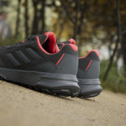 Chaussures de running hommes Adidas Tracefinder