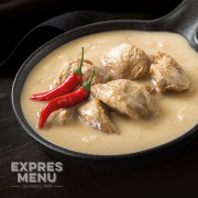 Repas prêt à manger Expres menu Ragoût de porc sauce piquante 300 g