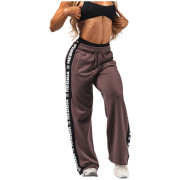 Pantalon de survêtement femmes Nebbia Straight Leg Sweatpants Urban brun DARK BROWN