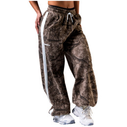 Pantalon de survêtement femmes Nebbia Oversized sweatpants Power brun clair LIGHT BROWN CAMO