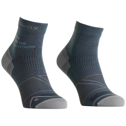 Chaussetttes en laine mérinos pour femme Ortovox Alpine Light Quarter Socks W bleu / gris Dark Arctic Grey