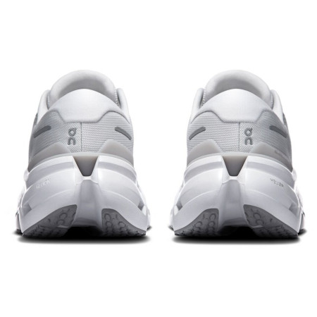 Chaussures running femme On Running Cloudrunner 3