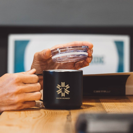 Mug isotherme Snow Monkey Booster