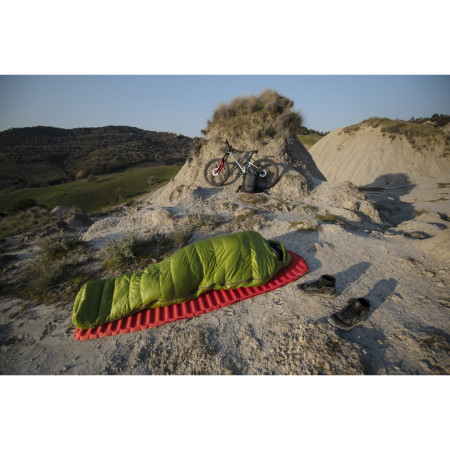 Sac de couchage en plumes Pinguin Lava 350 175 cm